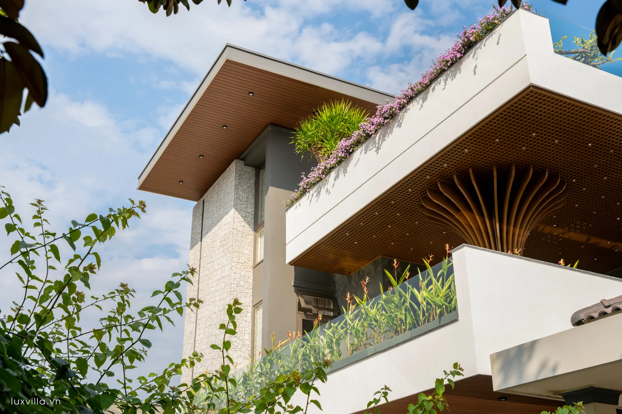 ANH NGUYEN VILLA 3 4.jpg