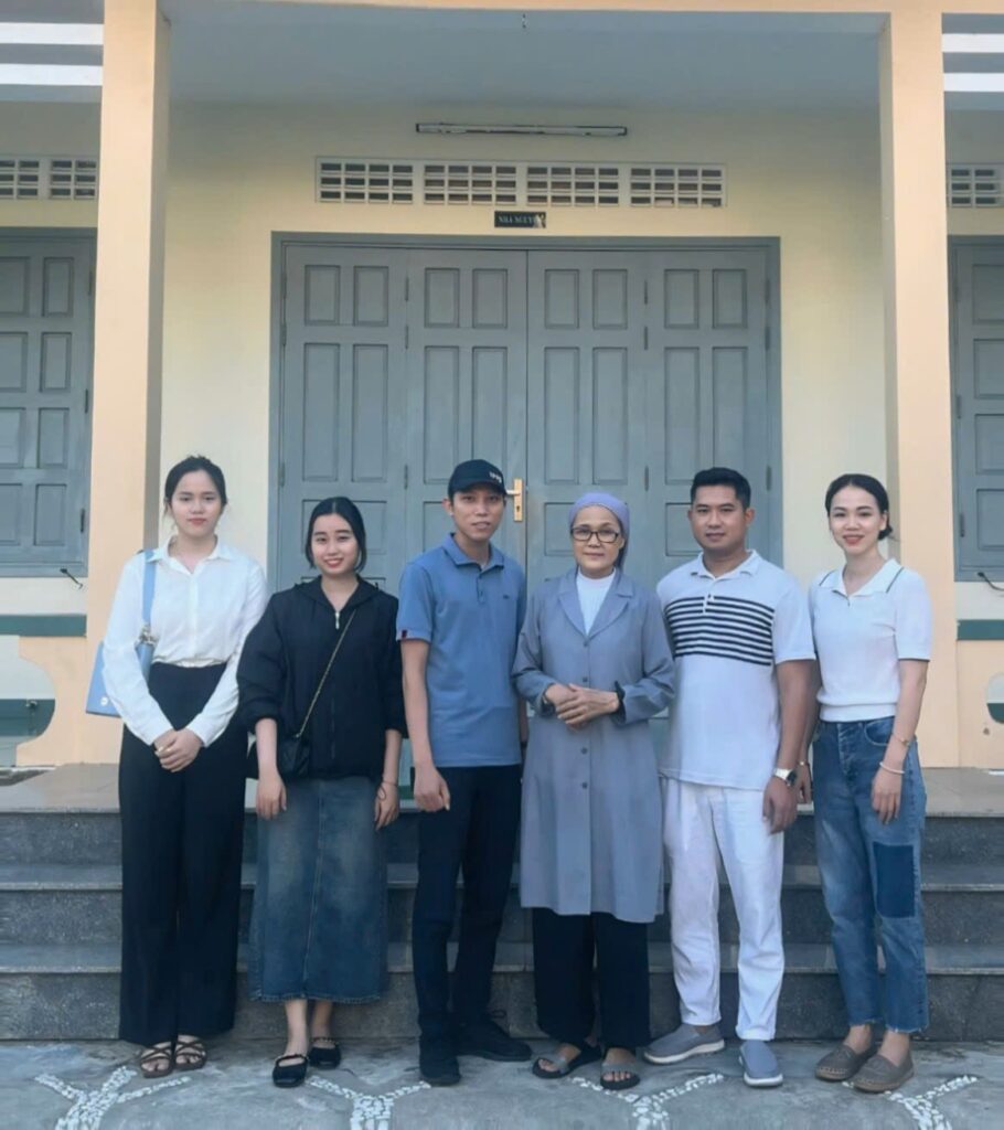 CHO ĐI LÀ CÒN MÃI