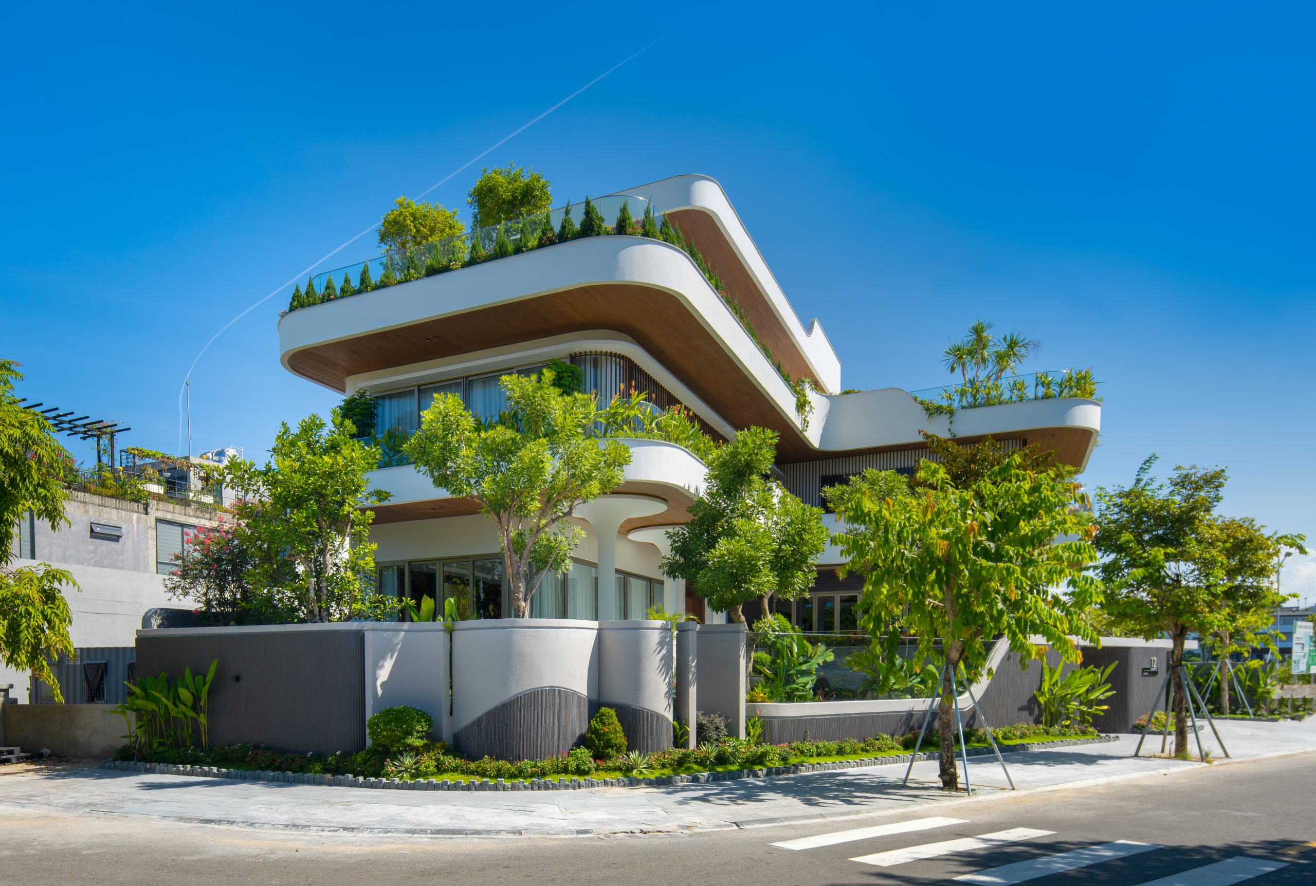 Điều Cần Biết Khi Có Nhu Cầu Xây Dựng Villa Tại Miền Trung DHP6184 copy scaled
